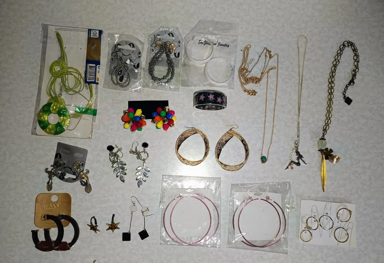 ✨ Lot de bijoux fantaisie – Neufs & Excellent état ✨